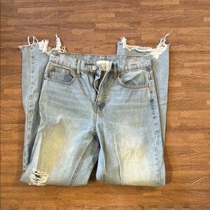 URBAN BDG LIGHT BLUE DISTRESSED JEANS SIZE 26